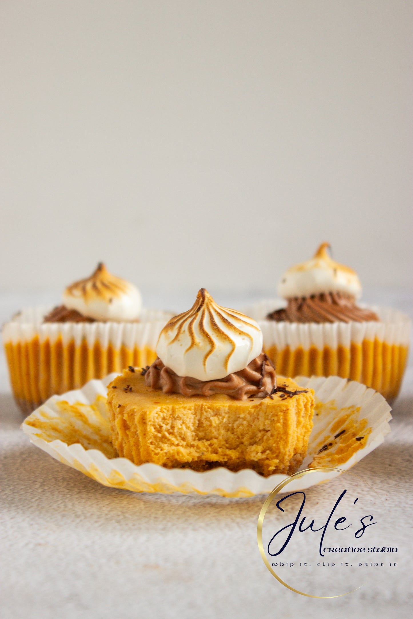 Pumpkin S’more Mini Cheesecakes (Set 4)