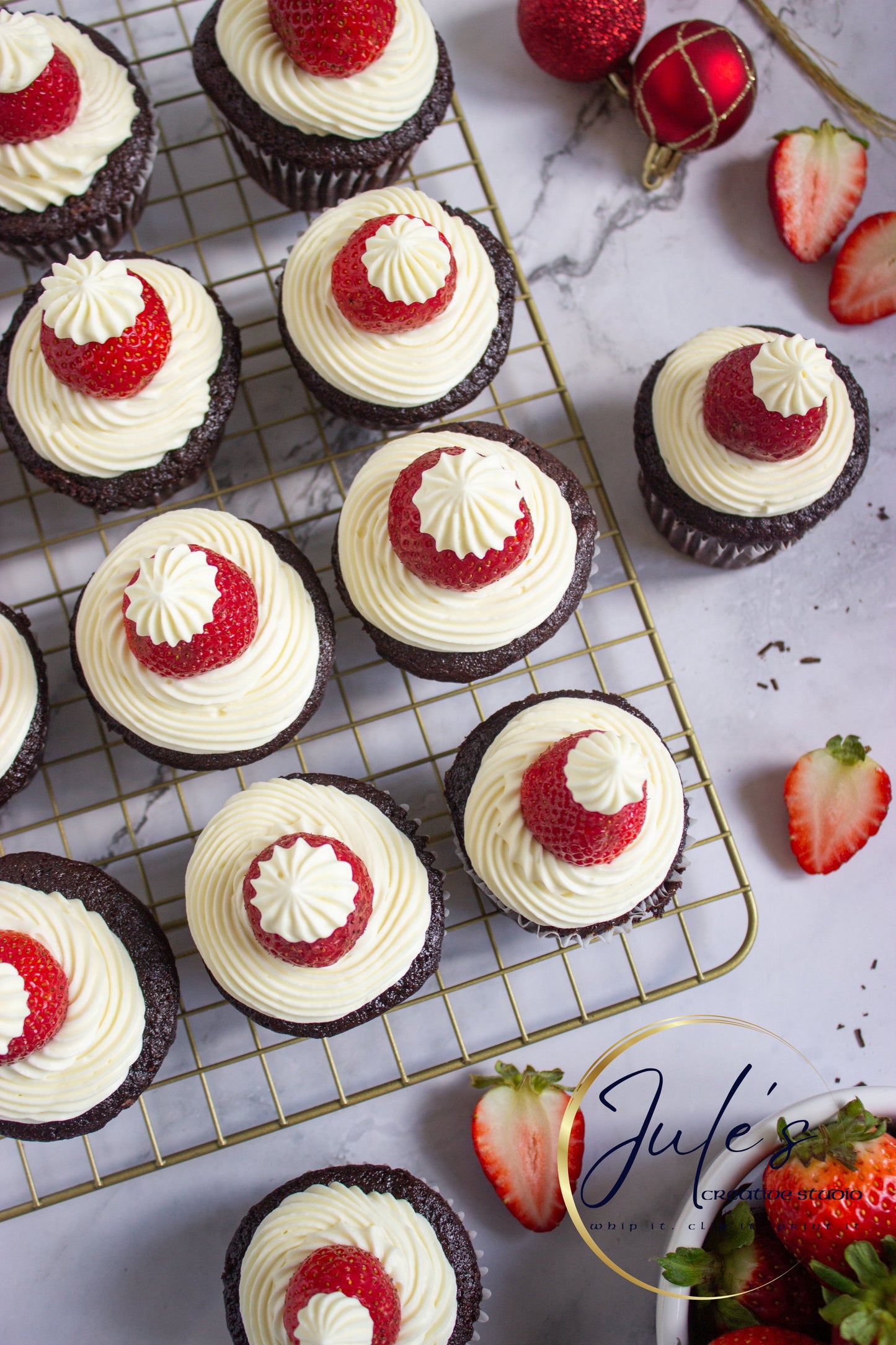 Santa Hat Cupcakes (Set 1)