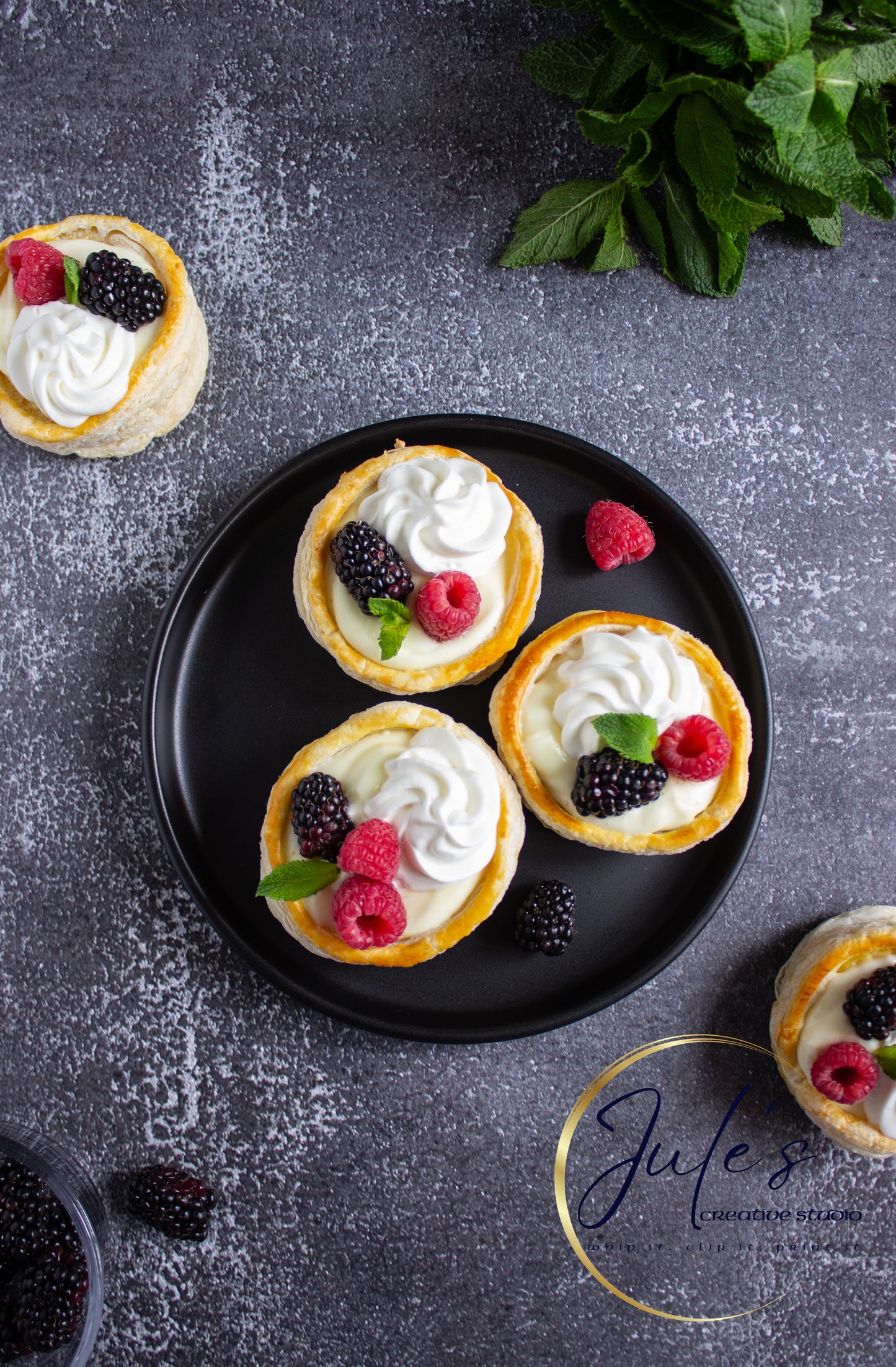 Vanilla Cream Puff Pastries (Set 6)