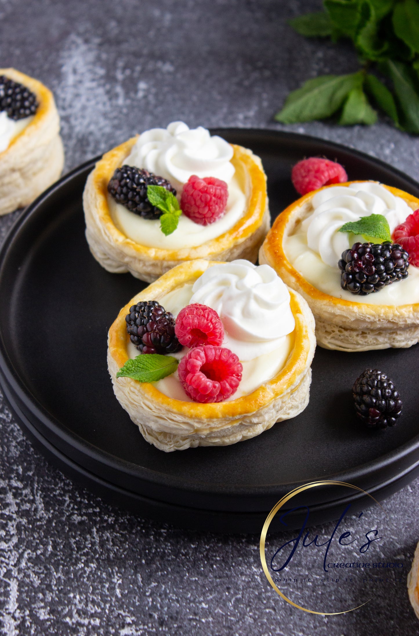 Vanilla Cream Puff Pastries (Set 6)