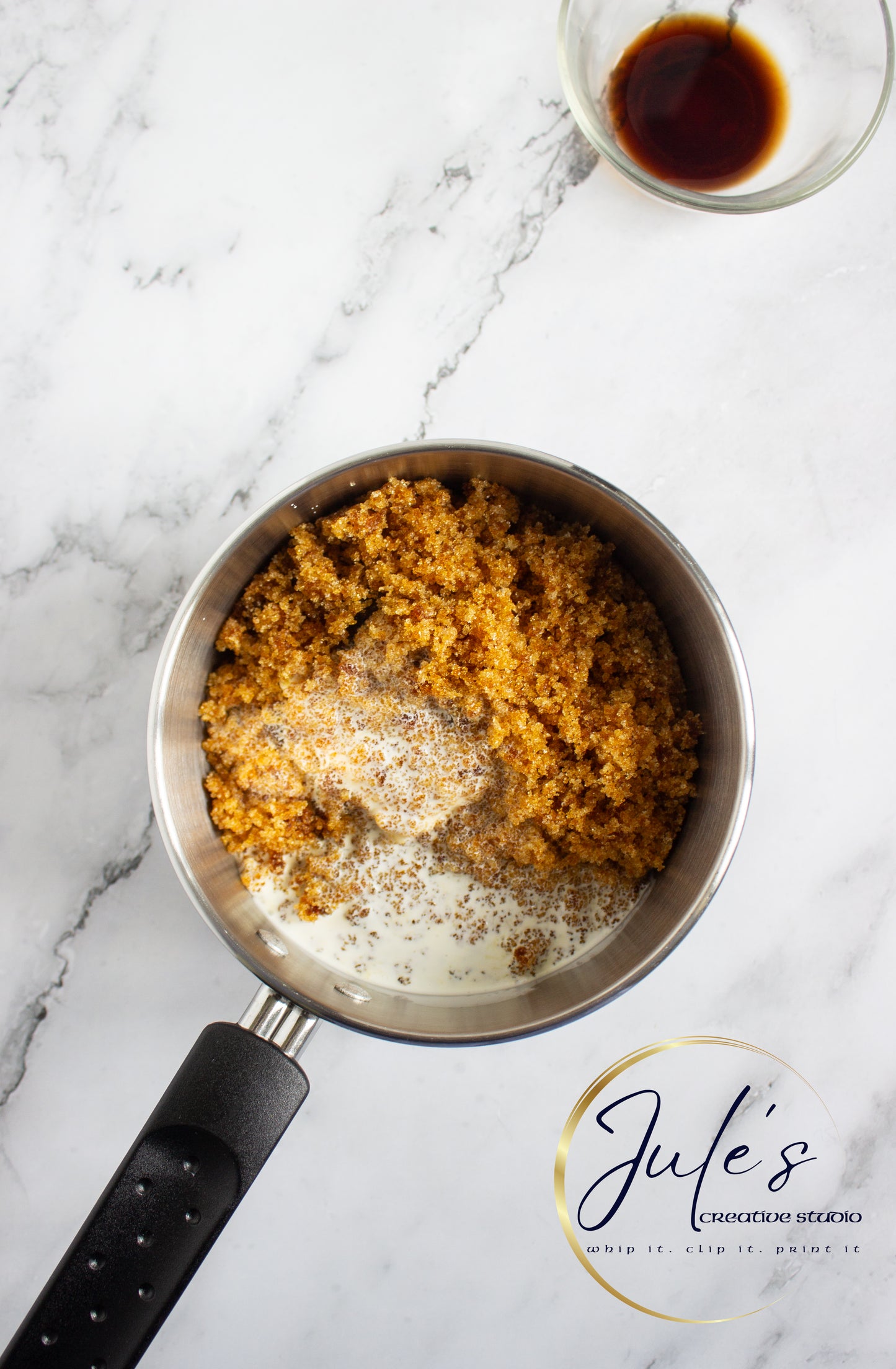 Air Fryer Churro Donut Holes with Caramel Sauce (Set 6)