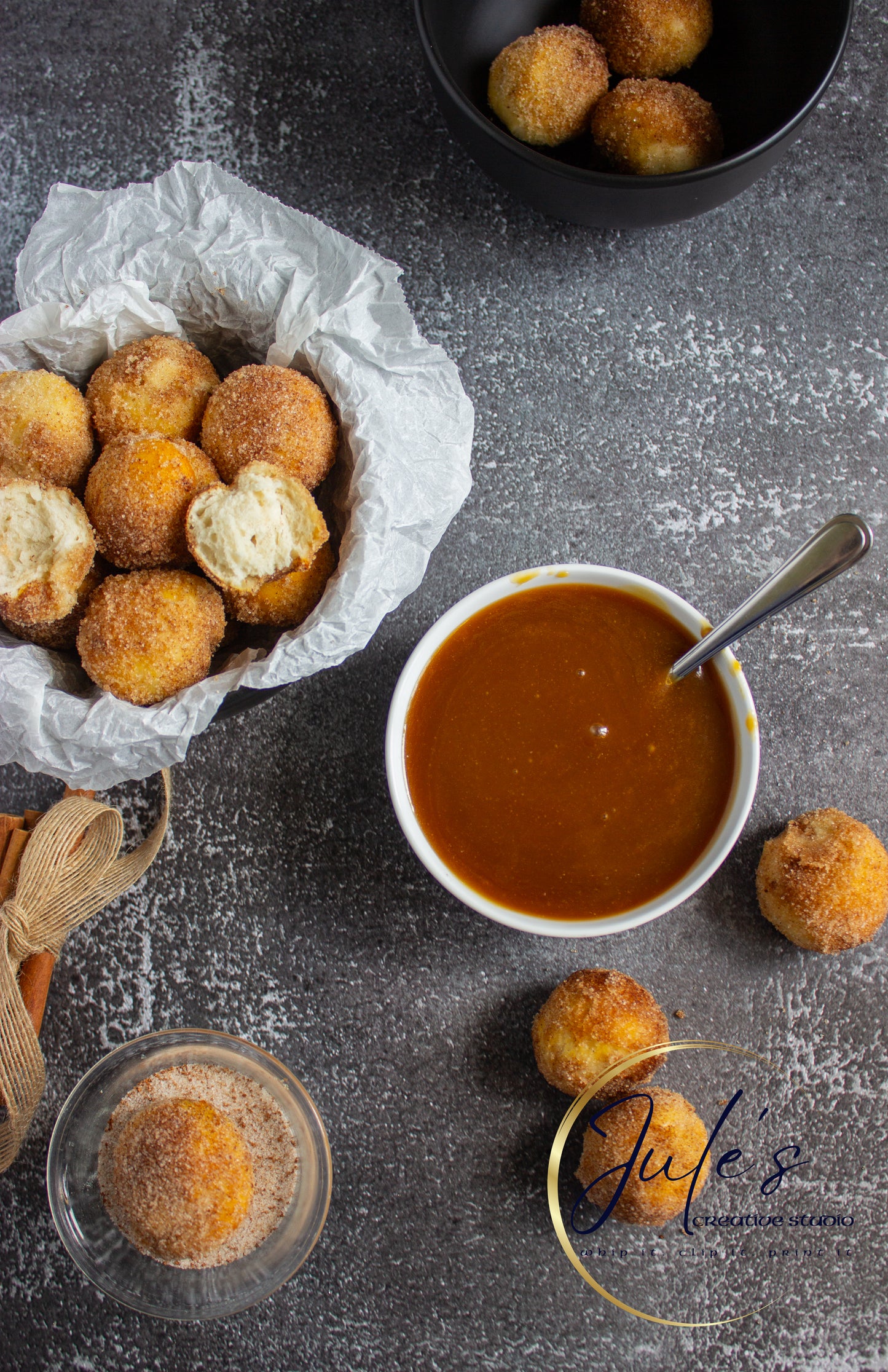 Air Fryer Churro Donut Holes with Caramel Sauce (Set 4)
