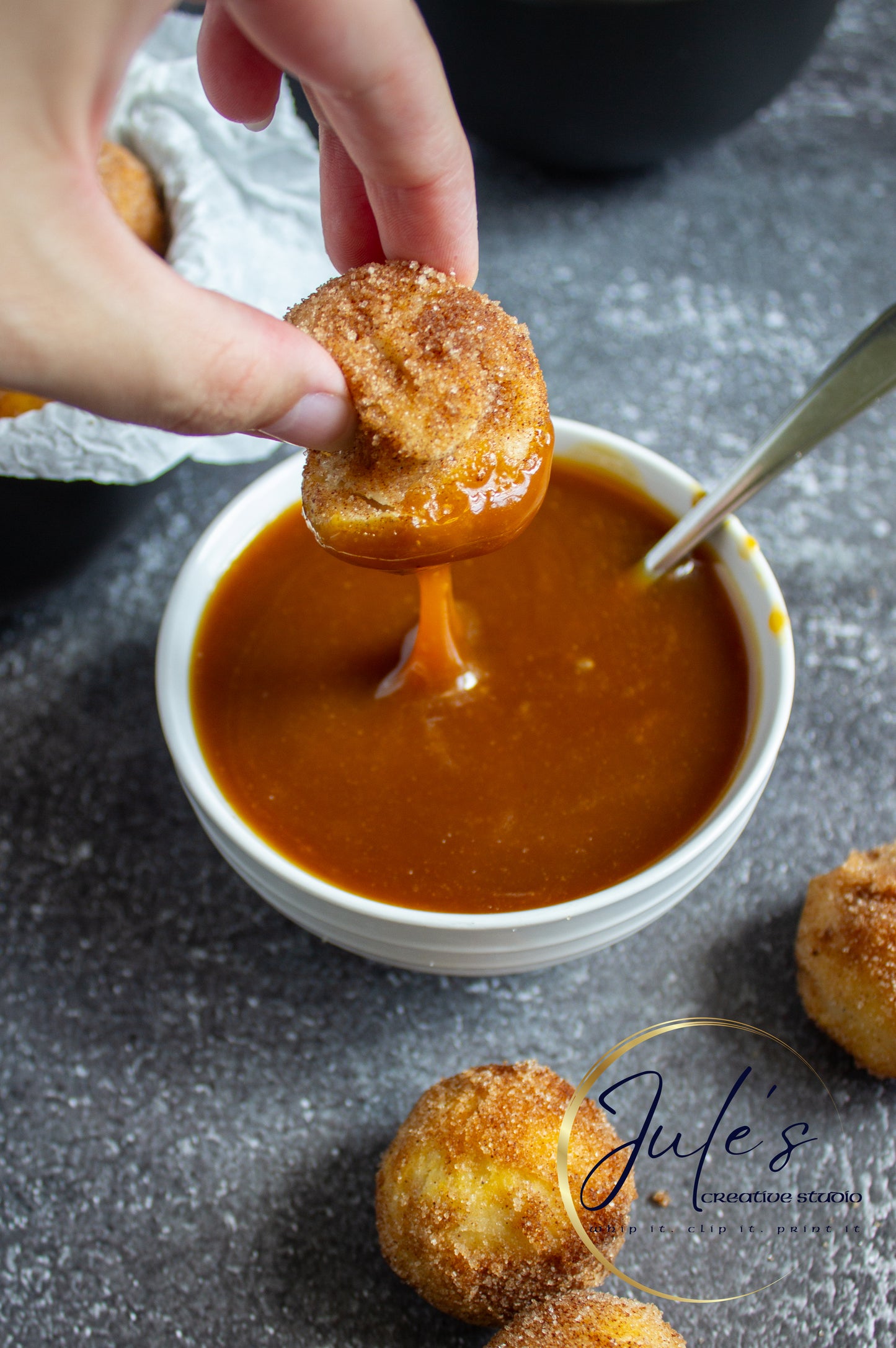 Air Fryer Churro Donut Holes with Caramel Sauce (Set 4)