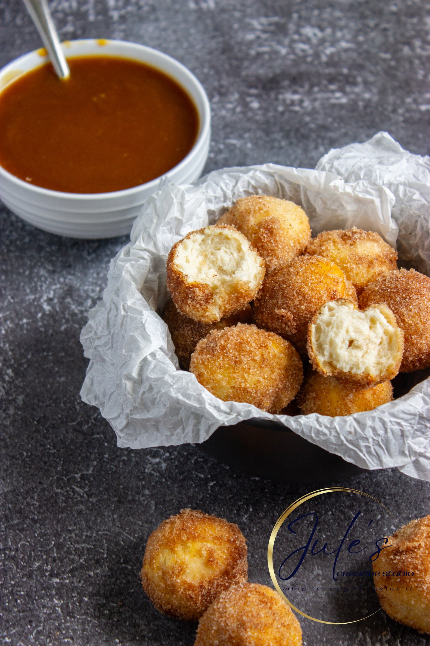 Air Fryer Churro Donut Holes with Caramel Sauce (Set 4)