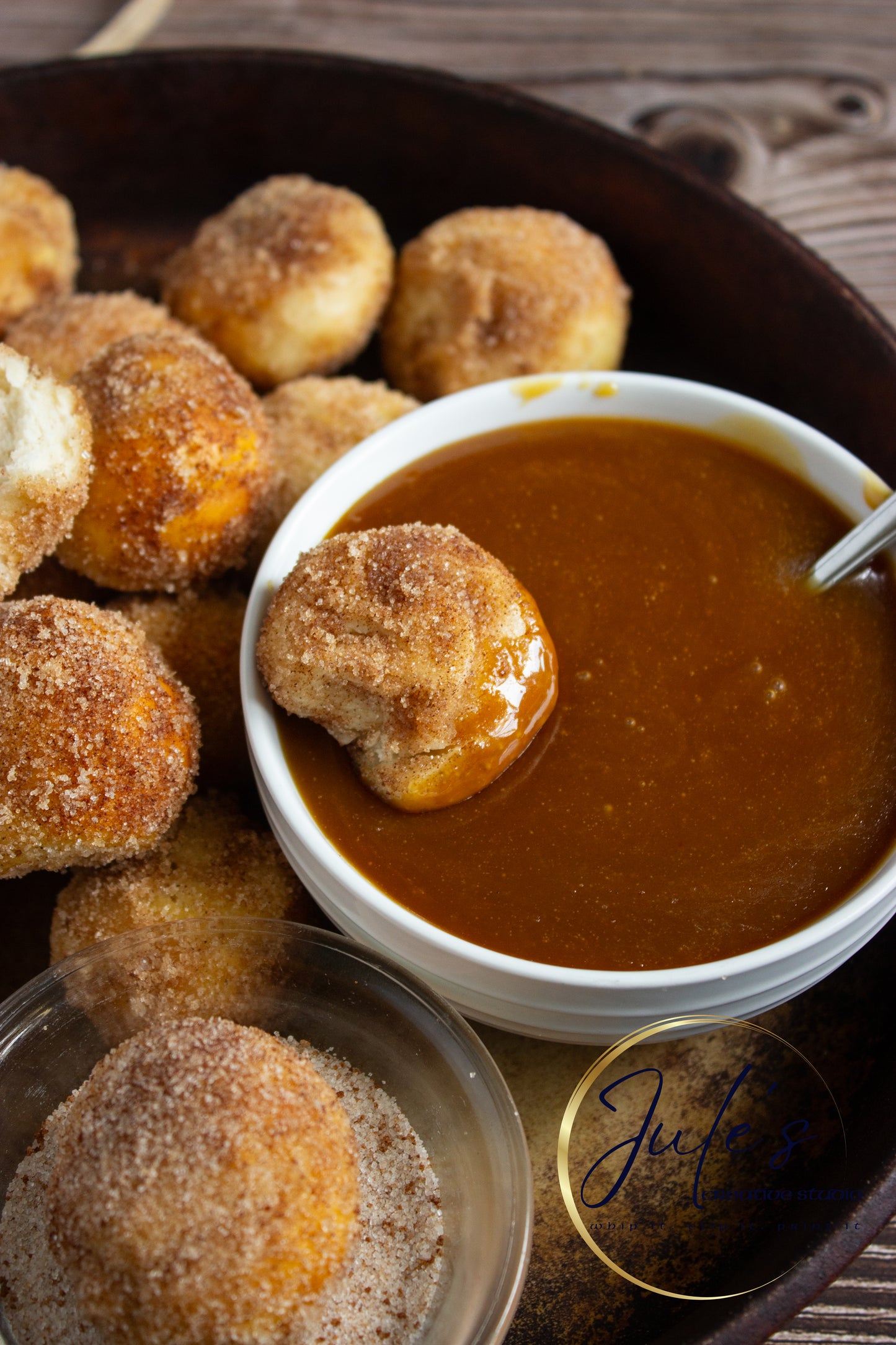 Air Fryer Churro Donut Holes with Caramel Sauce (Set 5)