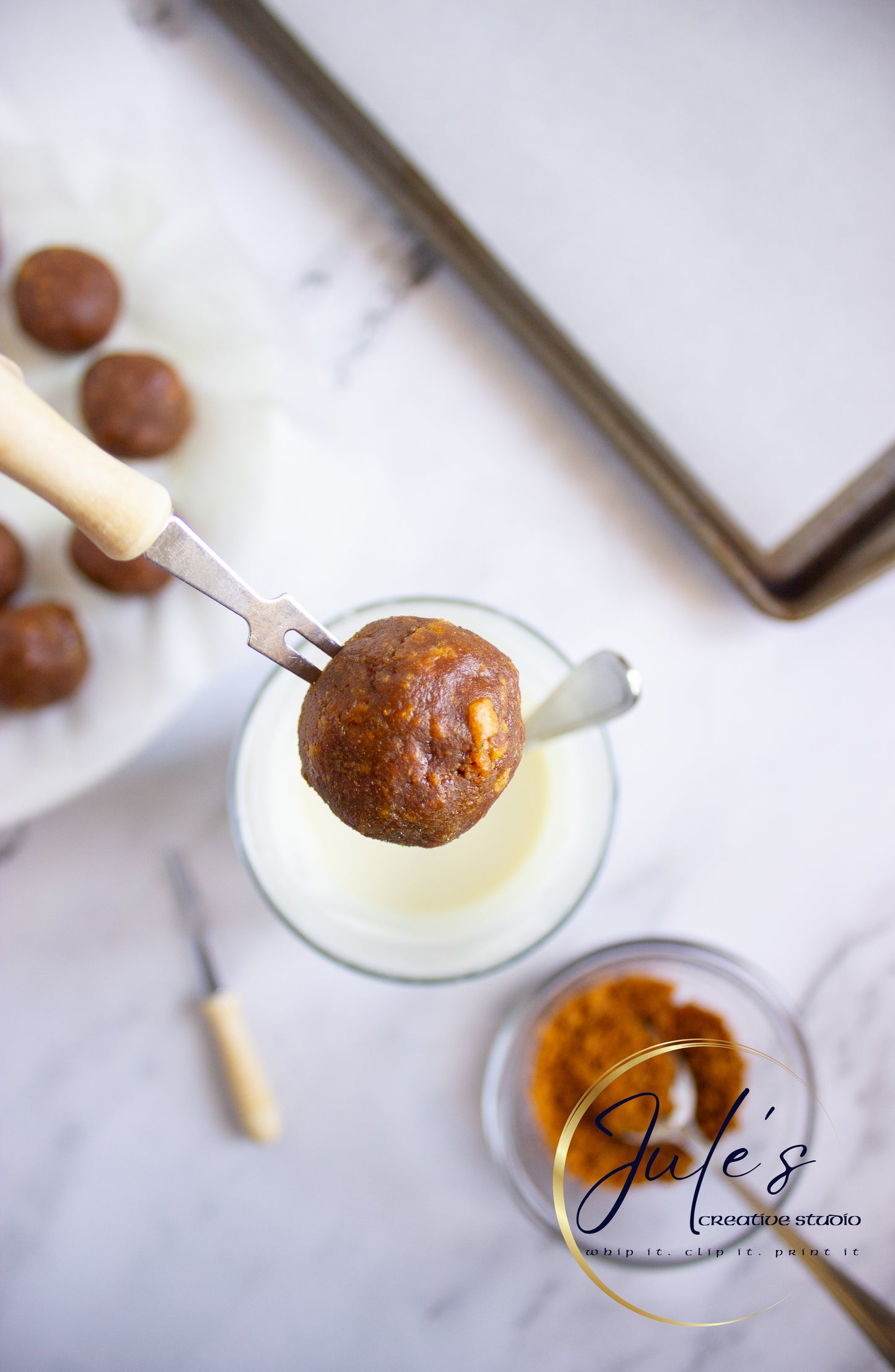 Pumpkin Biscoff Truffles (Set 5)