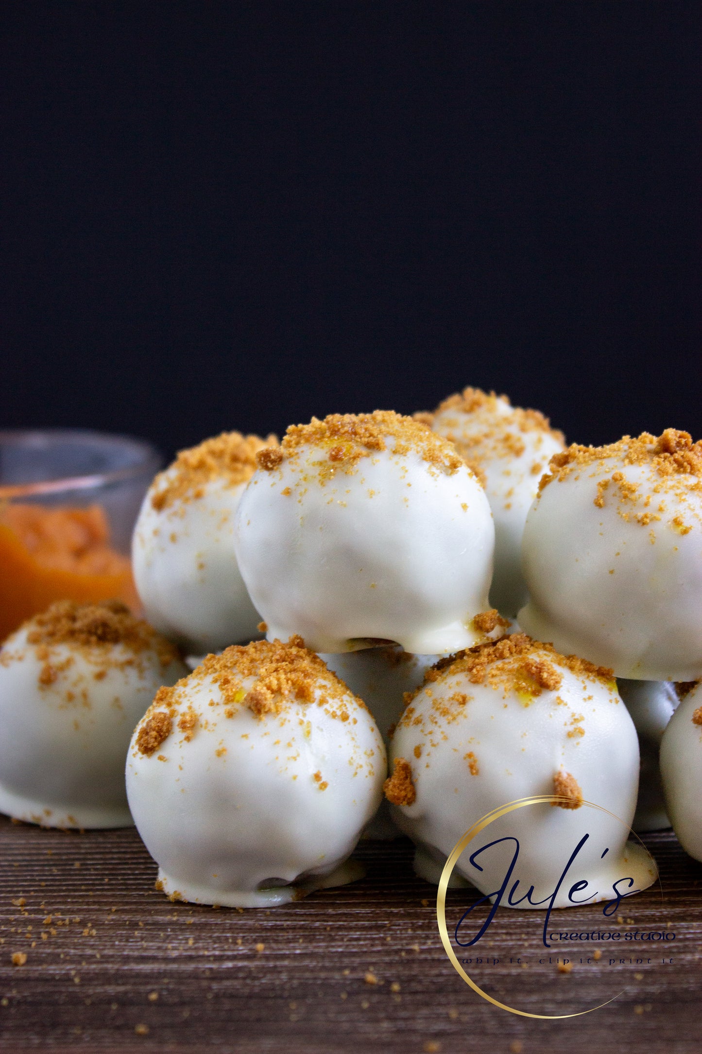 Pumpkin Biscoff Truffles (Set 4)