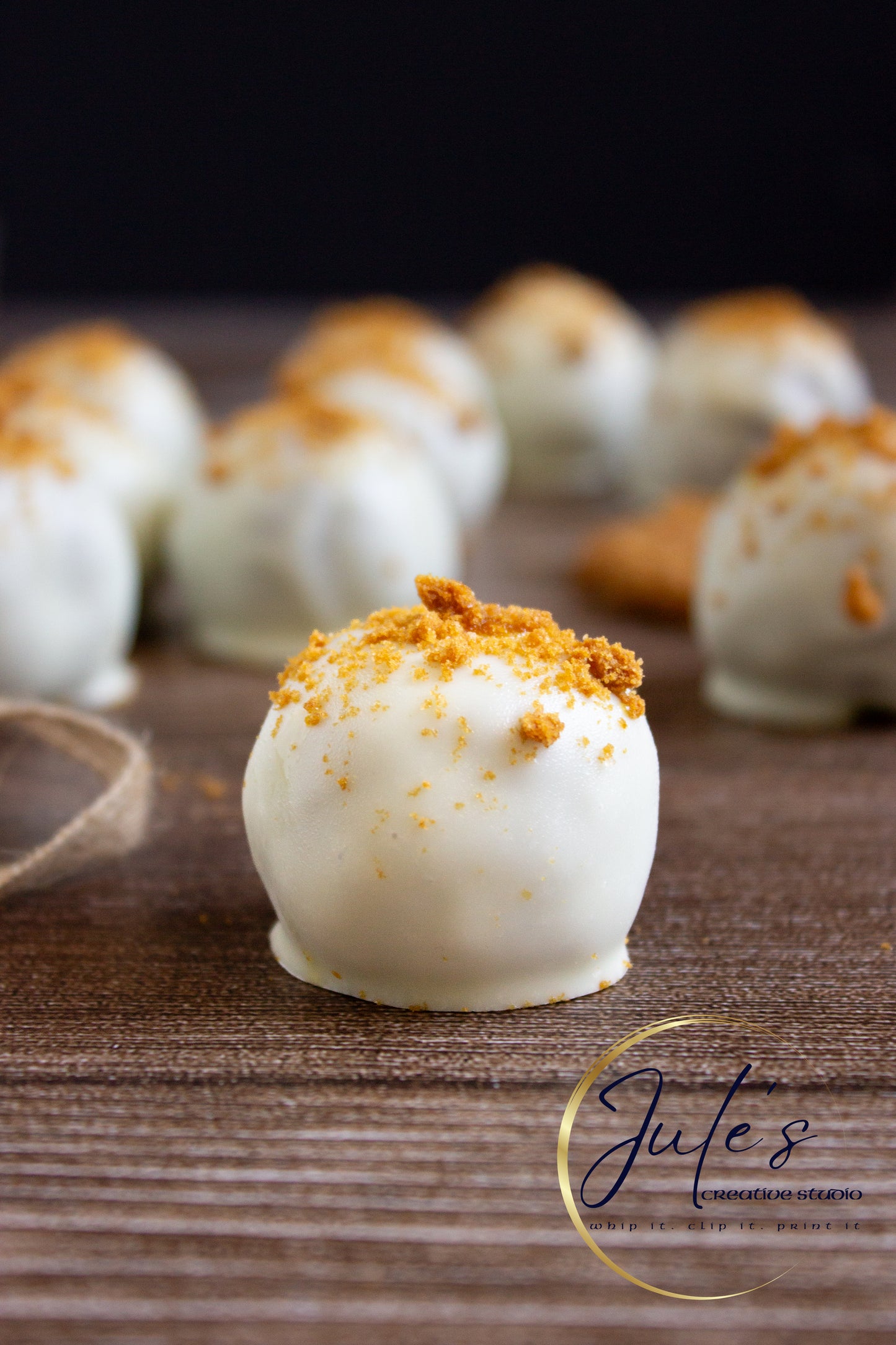 Pumpkin Biscoff Truffles (Set 4)