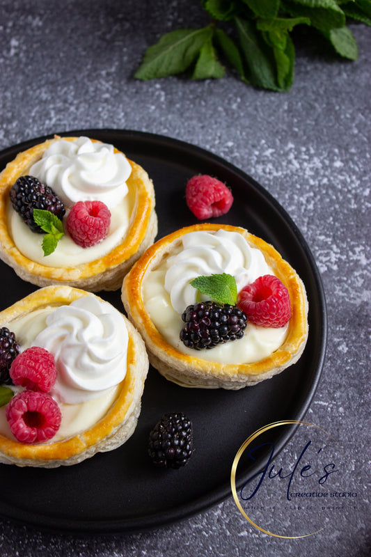 Vanilla Cream Puff Pastries (Set 6)