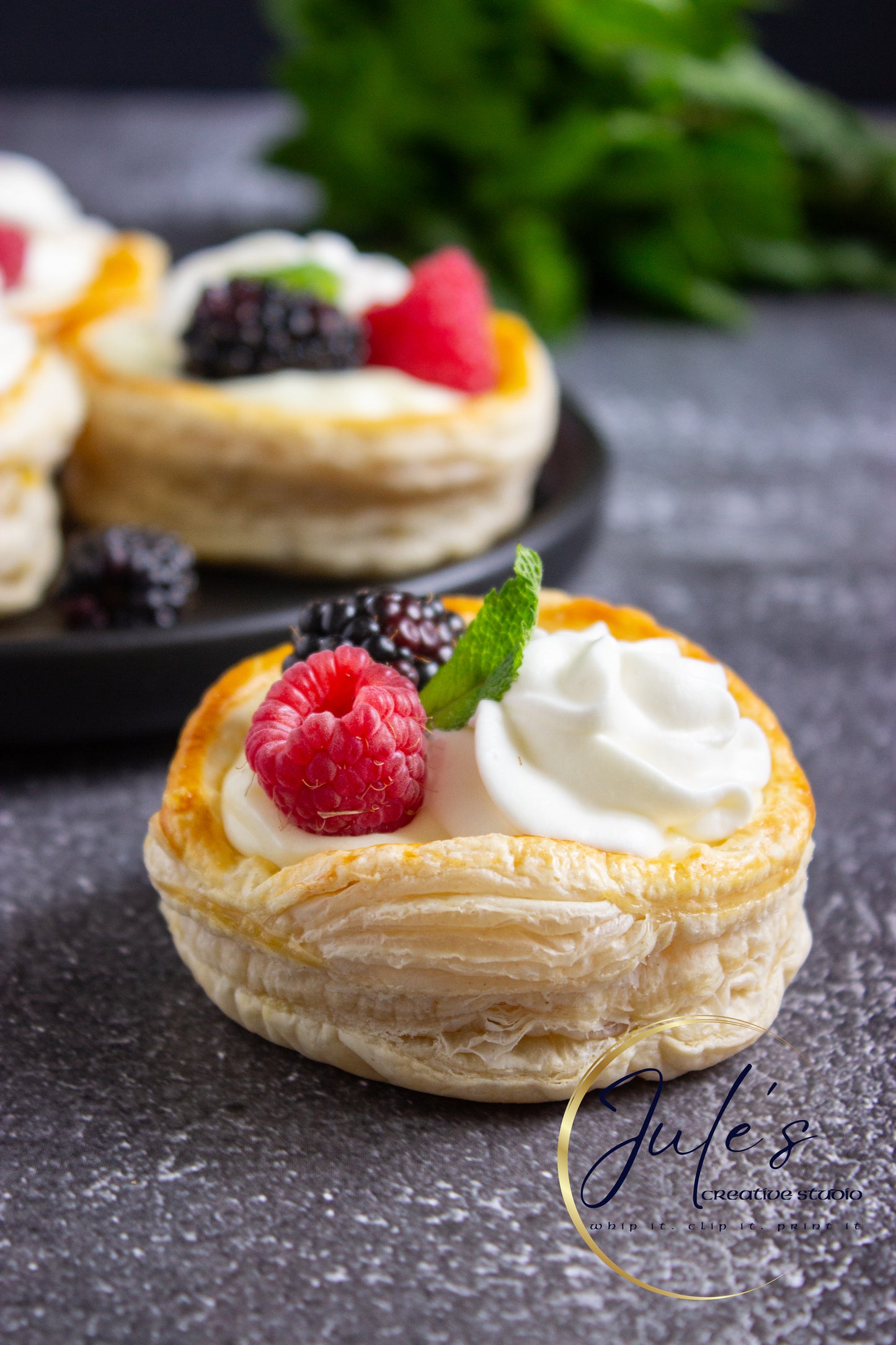 Vanilla Cream Puff Pastries (Set 6)