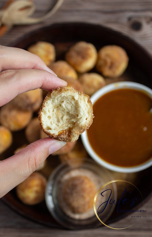 Air Fryer Churro Donut Holes with Caramel Sauce (Set 5)