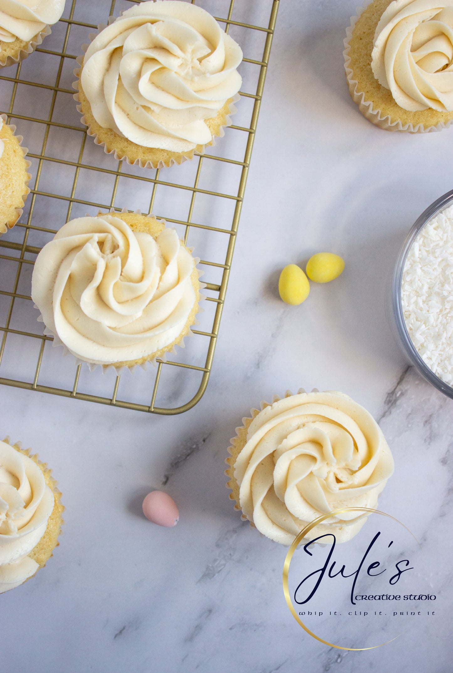 Vanilla Cupcakes with Lemon Curd Filling (Set 1)