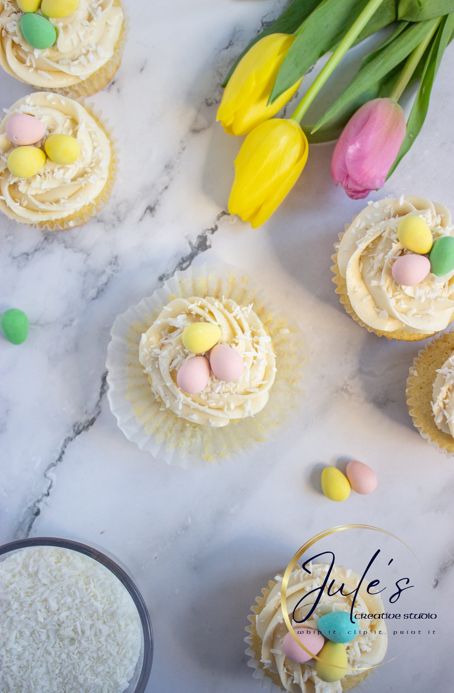 Vanilla Cupcakes with Lemon Curd Filling (Set 1)