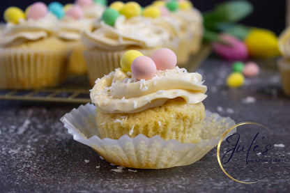 Vanilla Cupcakes with Lemon Curd Filling (Set 2)