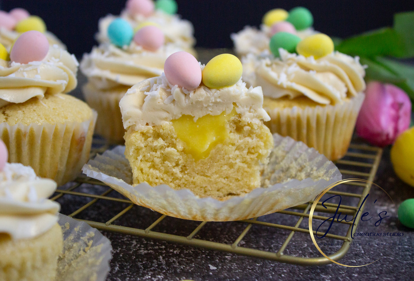 Vanilla Cupcakes with Lemon Curd Filling (Set 2)