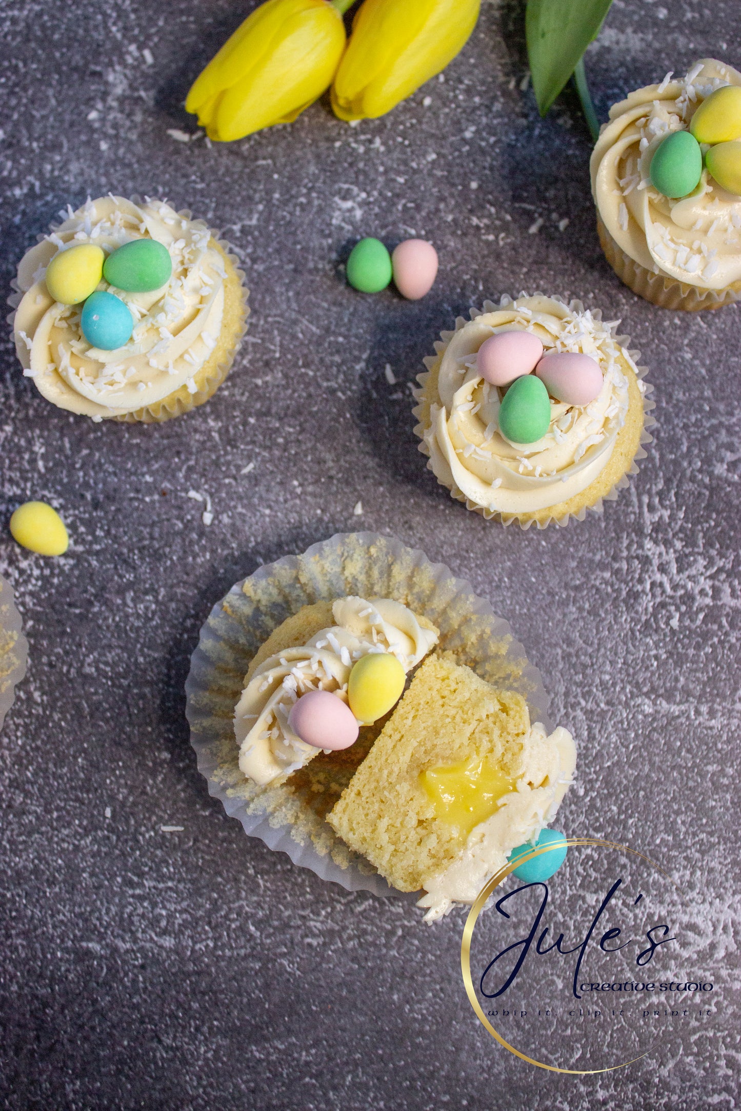 Vanilla Cupcakes with Lemon Curd Filling (Set 2)