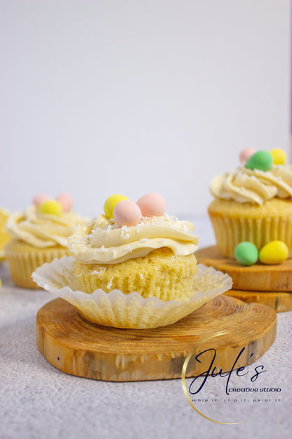 Vanilla Cupcakes with Lemon Curd Filling (Set 3)