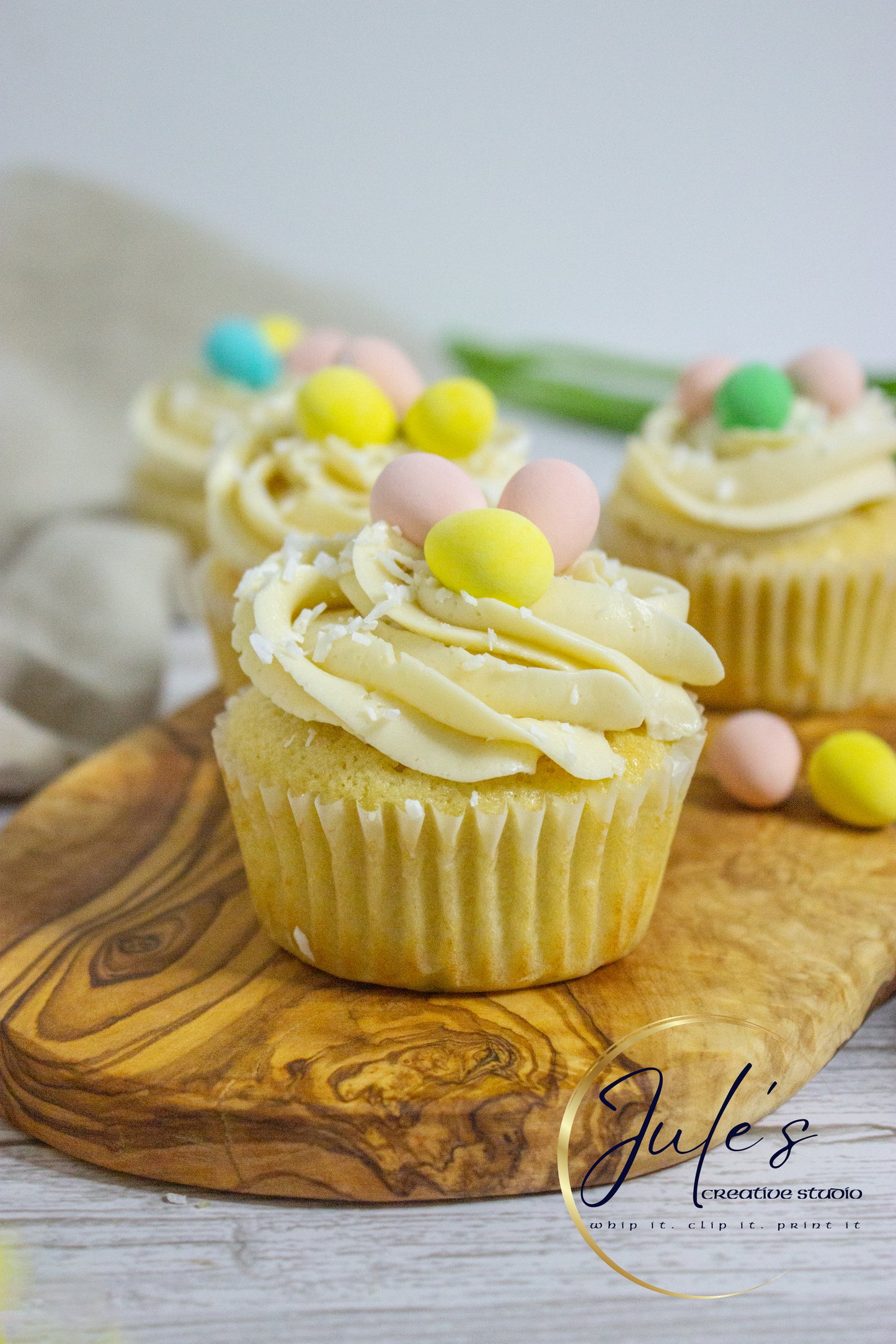 Vanilla Cupcakes with Lemon Curd filling (Set 4)